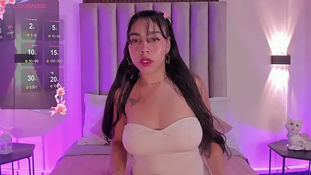 Snapshot of Valentina-Garciia chatting on 04/10/26, 12:21 Valentina-Garciia online show from 04/10/26, 12:21