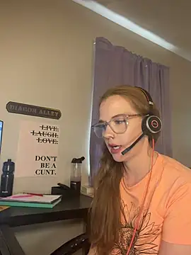 RoxyRedXO12 online show from 03/31/26, 09:48