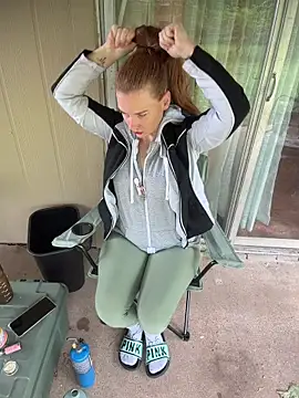 RoxyRedXO12 online show from 04/05/26, 08:39