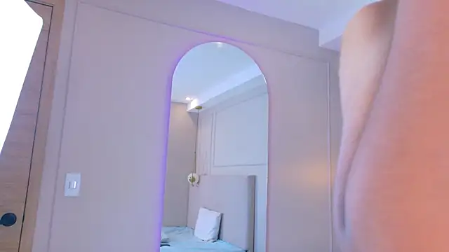 ThalianaRosse online show from 04/05/26, 04:26