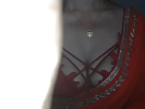 alyna1 online show from 04/07/26, 05:41