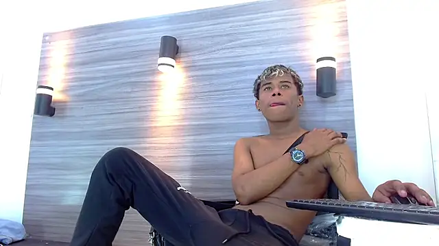 LuckyBluex online show from 03/29/26, 02:55