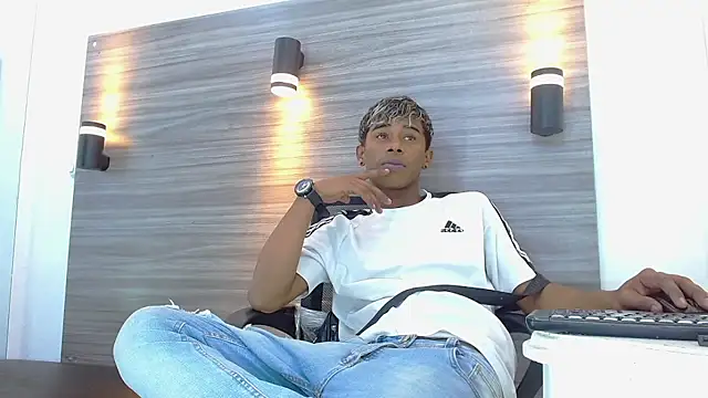 LuckyBluex online show from 03/30/26, 03:40