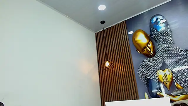 LuckyBluex online show from 04/12/26, 02:11