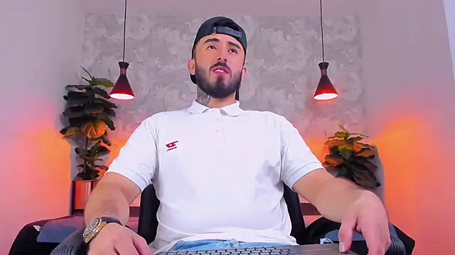 Snapshot of martin_foster_ chatting on 04/03/26, 04:10 martin foster online show from 04/03/26, 04:10