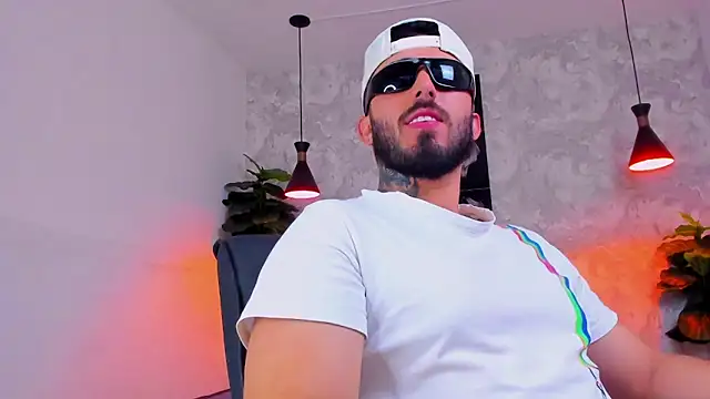 Snapshot of martin_foster_ chatting on 04/05/26, 04:42 martin foster online show from 04/05/26, 04:42