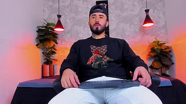 Snapshot of martin_foster_ chatting on 04/06/26, 04:10 martin foster online show from 04/06/26, 04:10