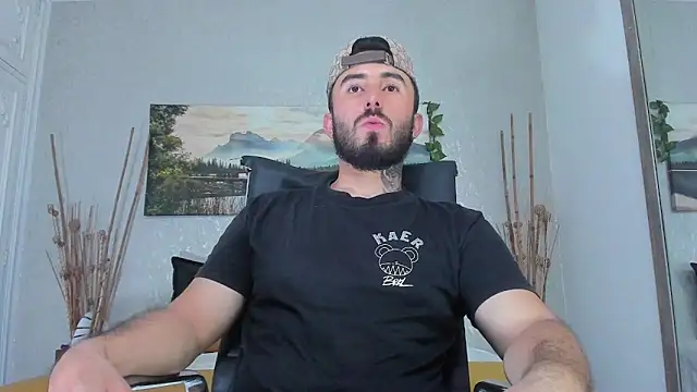 Snapshot of martin_foster_ chatting on 04/11/26, 08:13 martin foster online show from 04/11/26, 08:13