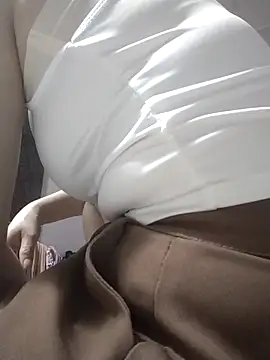 Saryloveparadise online show from 04/15/26, 12:01