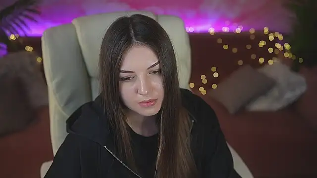 LindsyRawr online show from 04/01/26, 07:00