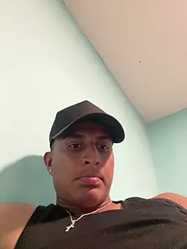 ianruiz02 online show from 04/19/26, 07:49