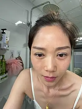 Snapshot of yuanpu0925 chatting on 04/13/26, 12:05 yuanpu0925 online show from 04/13/26, 12:05