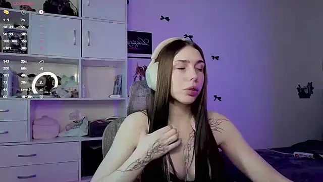 Snapshot of JustEvalove chatting on 03/30/26, 12:28 JustEvalove online show from 03/30/26, 12:28