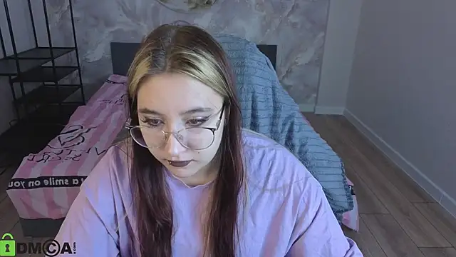 Luna Host online show from 04/14/26, 01:33