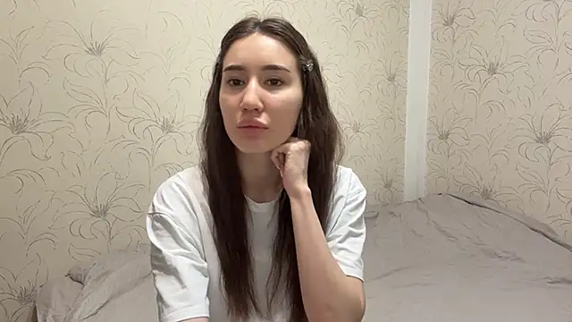 Snapshot of NamiLoon chatting on 04/02/26, 04:21 NamiLoon online show from 04/02/26, 04:21