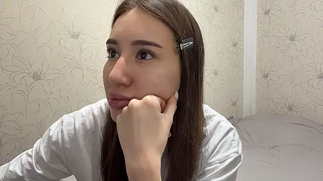 Snapshot of NamiLoon chatting on 04/04/26, 04:11 NamiLoon online show from 04/04/26, 04:11