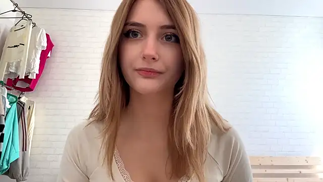 CassiPlacido online show from 04/14/26, 08:31