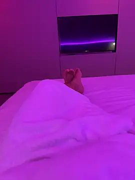 Snapshot of tanhualang001 chatting on 04/15/26, 02:35 tanhualang001 online show from 04/15/26, 02:35