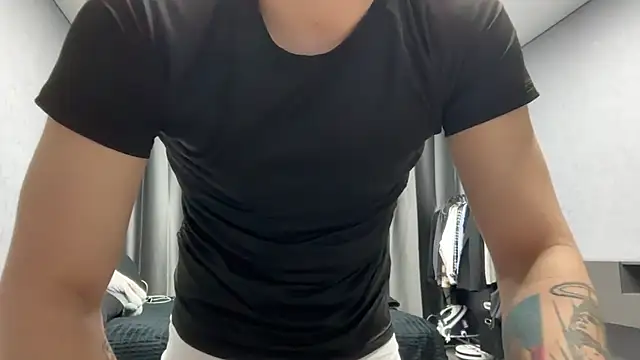 MaxWoolf online show from 04/16/26, 03:46