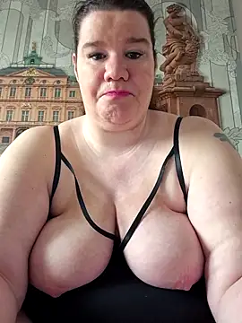 curvystachel42 online show from 04/10/26, 01:16