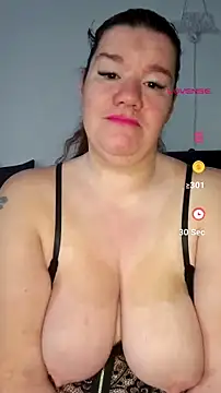 Snapshot of curvystachel42 chatting on 07/02/26, 10:21 curvystachel42 online show from 07/02/26, 10:21