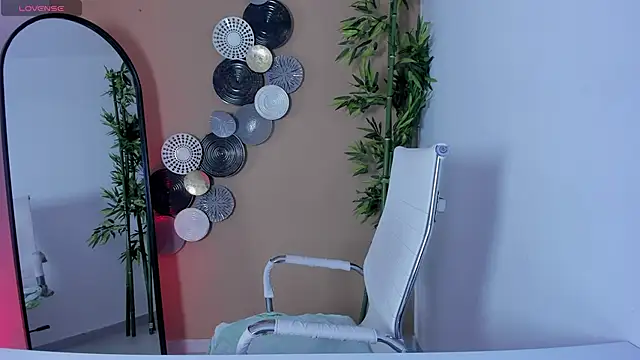 Snapshot of crystal_arlette_ chatting on 04/15/26, 04:58 crystal arlette online show from 04/15/26, 04:58