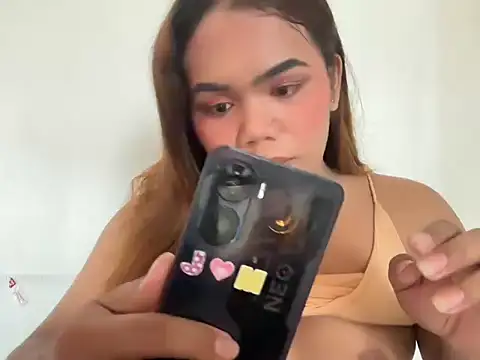 yourhotwild bella online show from 04/14/26, 01:22