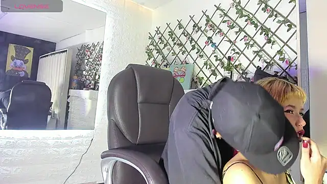 BarbieAndMax online show from 04/11/26, 03:49