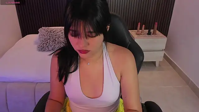 MILLYEVANS1 online show from 04/11/26, 03:11