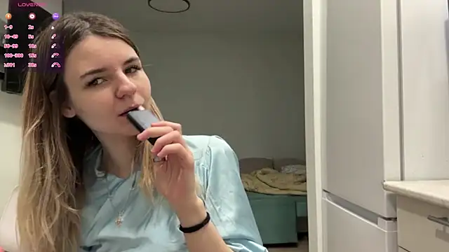 Peachy keens online show from 04/12/26, 04:23