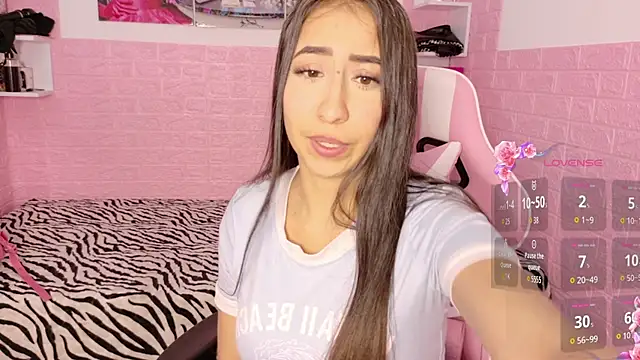 Snapshot of Sophi_Sweet11 chatting on 04/11/26, 01:26 Sophi Sweet11 online show from 04/11/26, 01:26