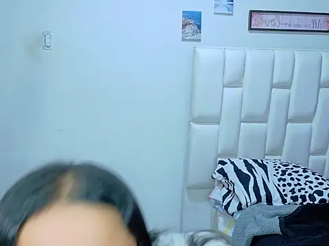 LeticiaVisconti online show from 04/10/26, 07:40