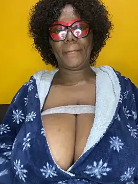 BoobsQueeen online show from 06/09/26, 02:56