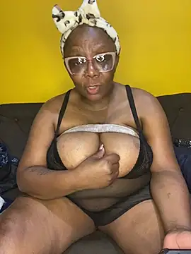 BoobsQueeen online show from 06/30/26, 04:13