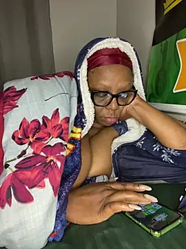 BoobsQueeen online show from 07/04/26, 05:13