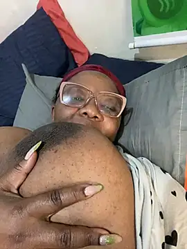 BoobsQueeen online show from 07/24/26, 06:11