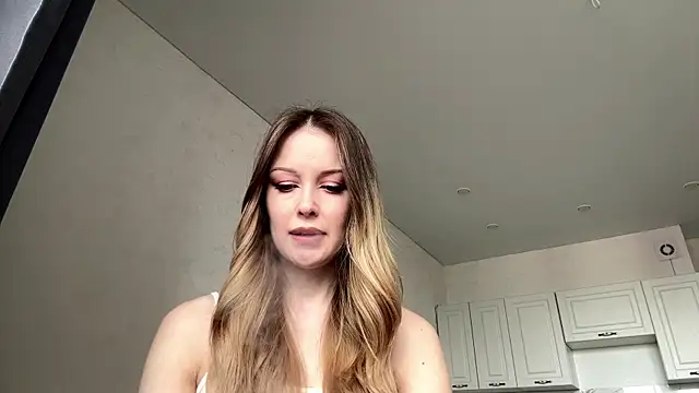 MaryManchitto online show from 04/14/26, 05:46