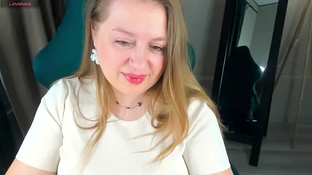 CleoXotie online show from 05/25/26, 04:40
