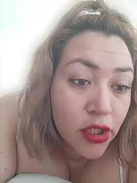 Snapshot of Amalianoir chatting on 04/13/26, 02:33 Amalianoir online show from 04/13/26, 02:33