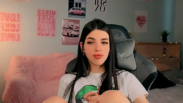 Snapshot of molly_rettyy chatting on 04/11/26, 07:45 molly rettyy online show from 04/11/26, 07:45