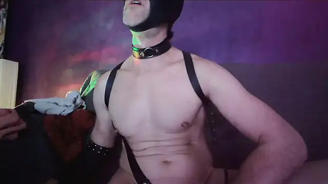 Snapshot of eldo1520 chatting on 12/01/25, 03:22 eldo1520 online show from 12/01/25, 03:22