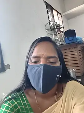 Snapshot of Tamil_Sangeetha chatting on 04/07/26, 05:52 Tamil Sangeetha online show from 04/07/26, 05:52