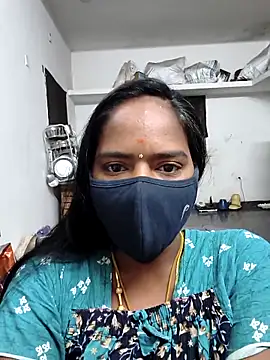 Snapshot of Tamil_Sangeetha chatting on 04/10/26, 10:03 Tamil Sangeetha online show from 04/10/26, 10:03