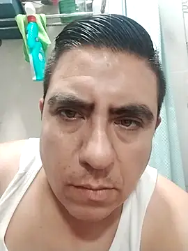Snapshot of Manuel3910 chatting on 04/21/26, 03:57 Manuel3910 online show from 04/21/26, 03:57