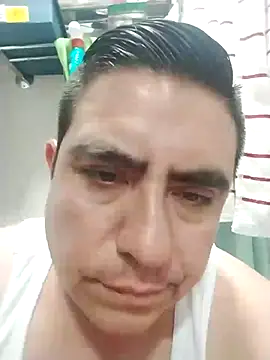 Snapshot of Manuel3910 chatting on 04/22/26, 04:15 Manuel3910 online show from 04/22/26, 04:15
