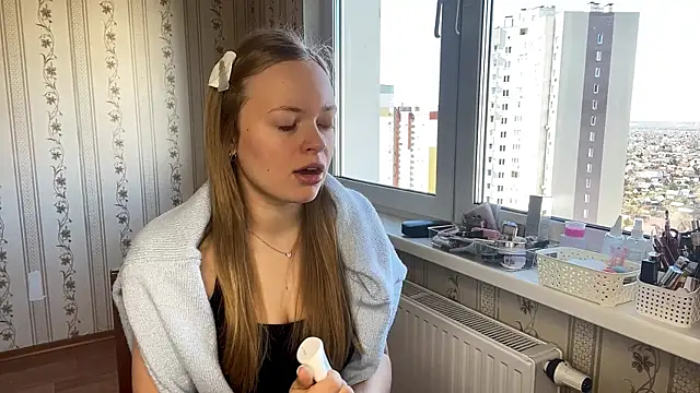 LolaZola online show from 04/05/26, 07:27