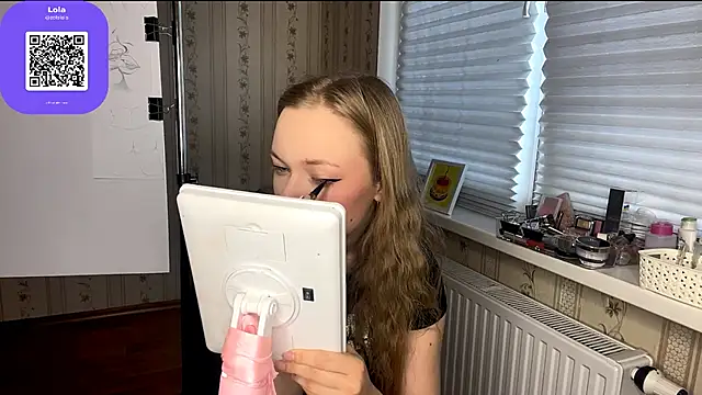 LolaZola online show from 04/10/26, 01:27