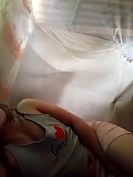 Snapshot of -Tipo- chatting on 04/15/26, 07:59 -Tipo- online show from 04/15/26, 07:59