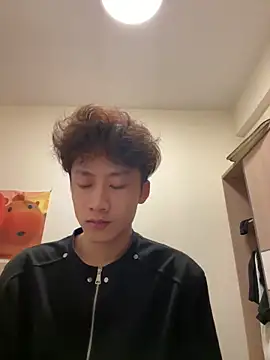 sexyboy-3525 online show from 04/14/26, 10:54