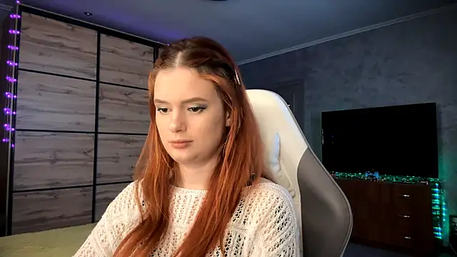 Snapshot of FoxyEmma chatting on 04/03/26, 03:10 FoxyEmma online show from 04/03/26, 03:10